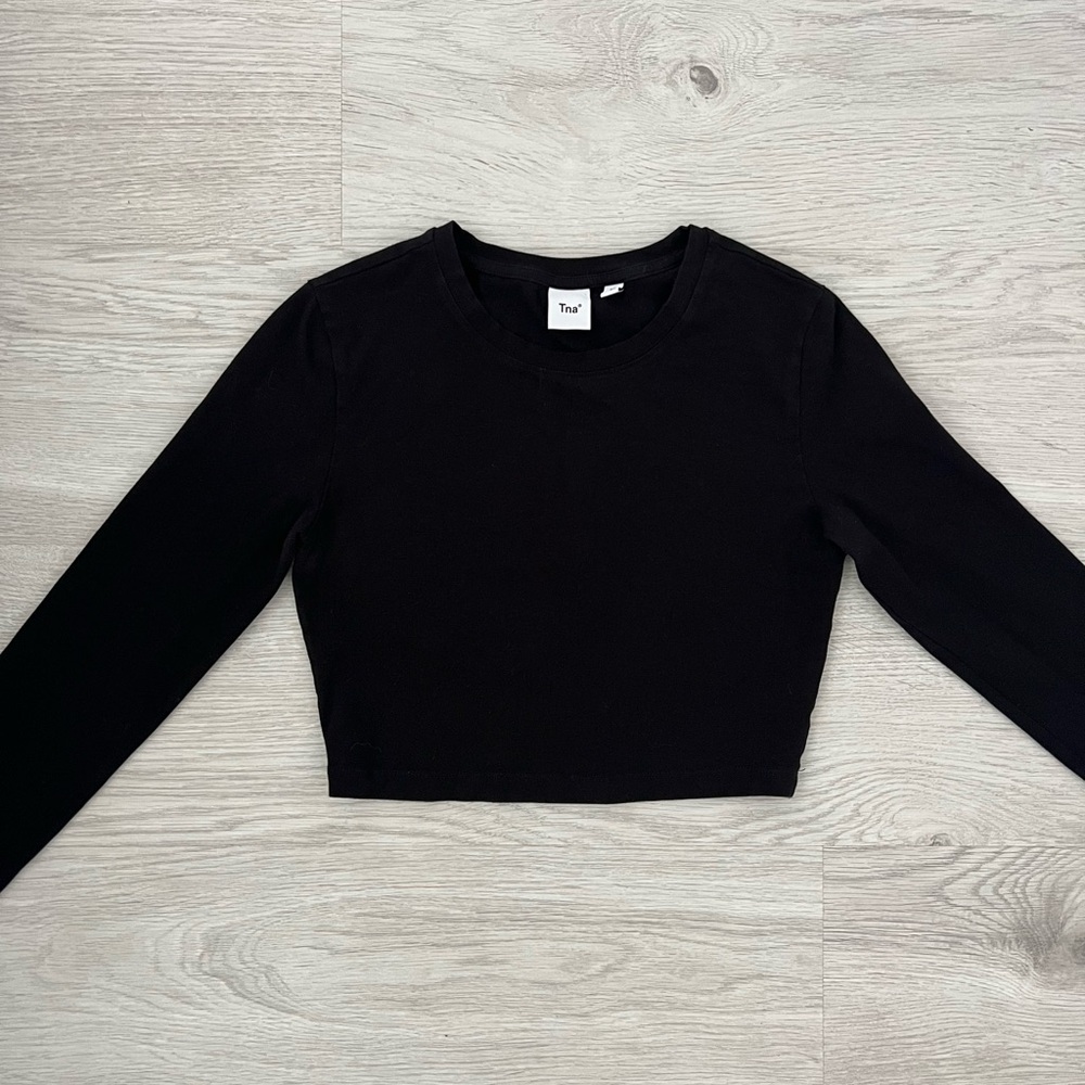 TNA black tight fitting cropped long sleeve!